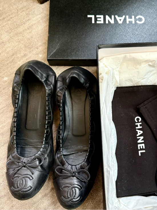 CHANEL Shoes - CHANEL Black Leather Quilted CC-toe Ballet Flats